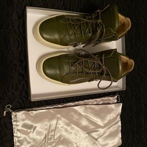 Giuseppe olive green